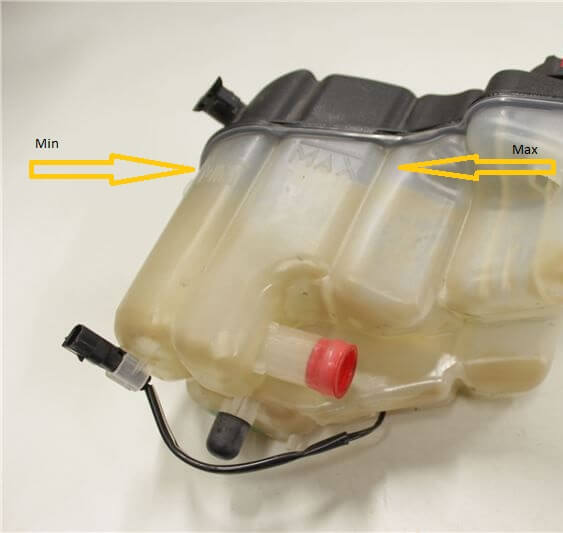 volvo_v60_2014_expansionstank.jpg