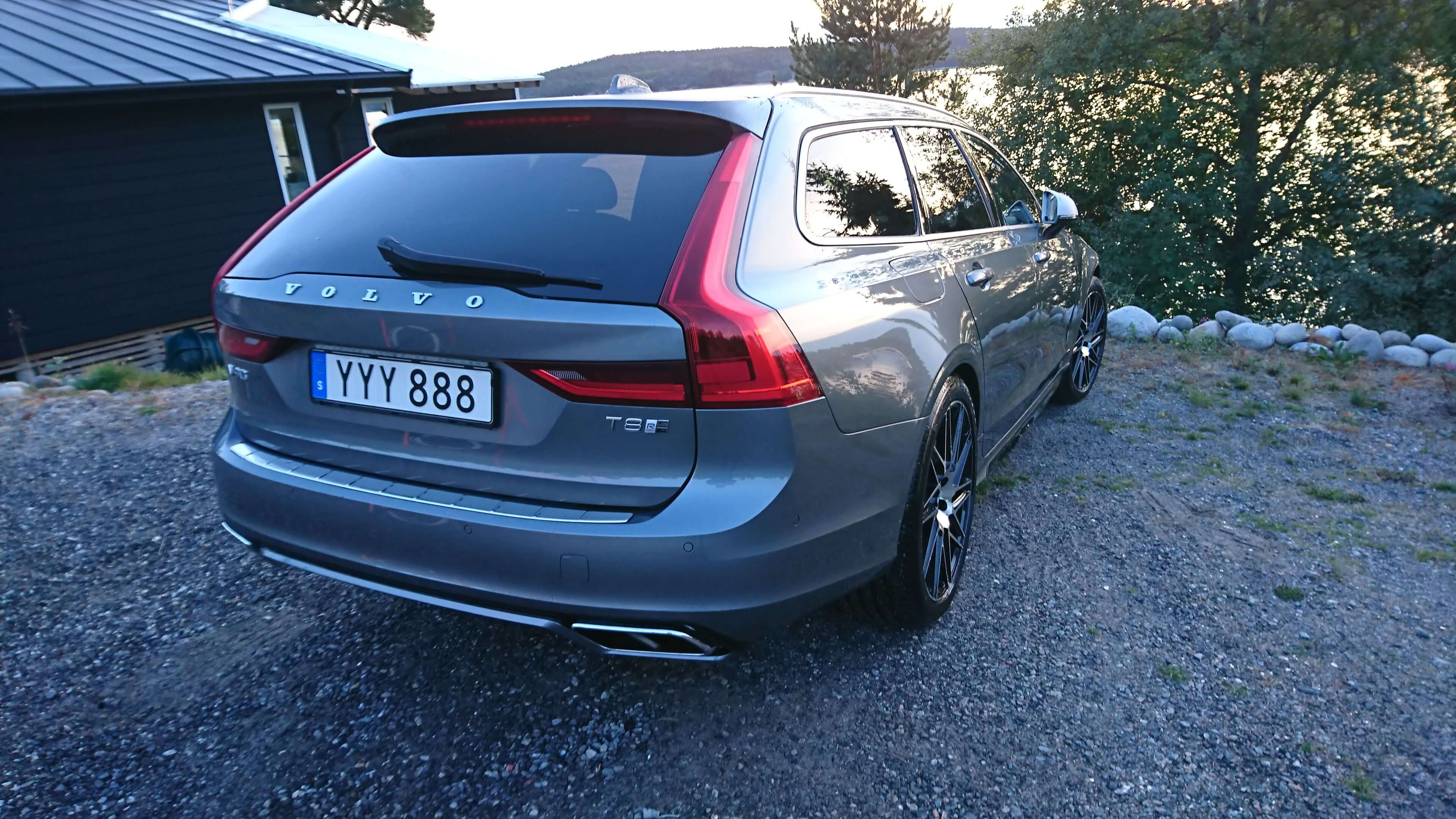 v90-t8-r.jpg