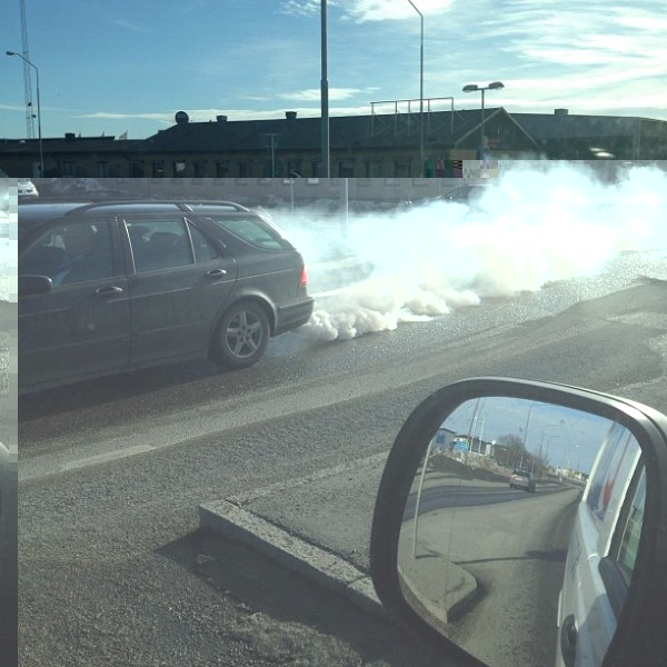 saab blå och vit rök.jpg