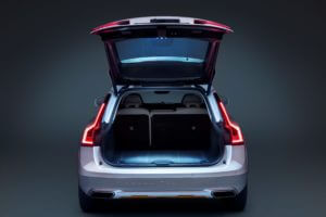 215839_Volvo_V90_Cross_Country_Volvo_Ocean_Race_boot-300x200.jpg