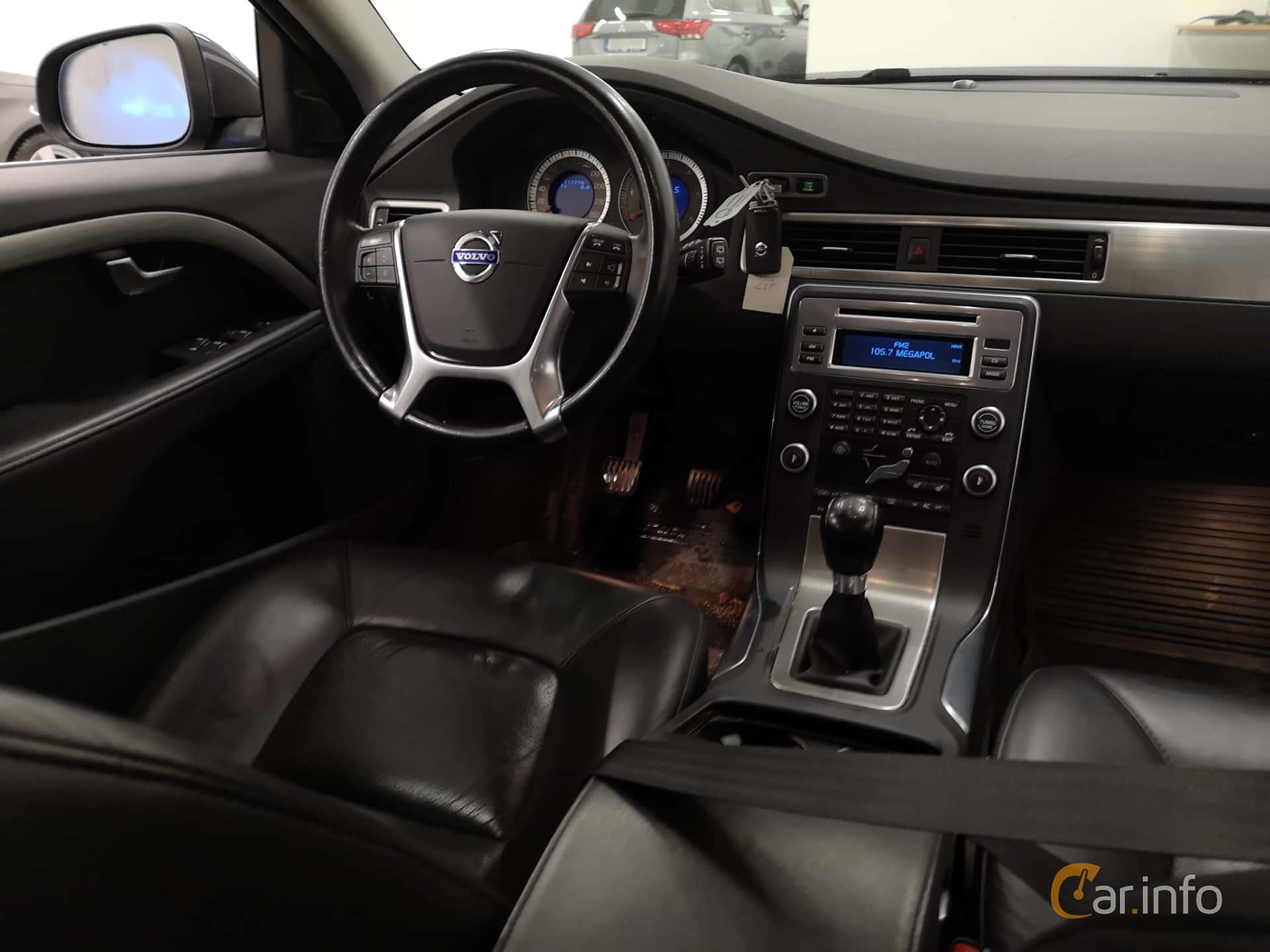 volvo-v70-interior-1-689093.jpg