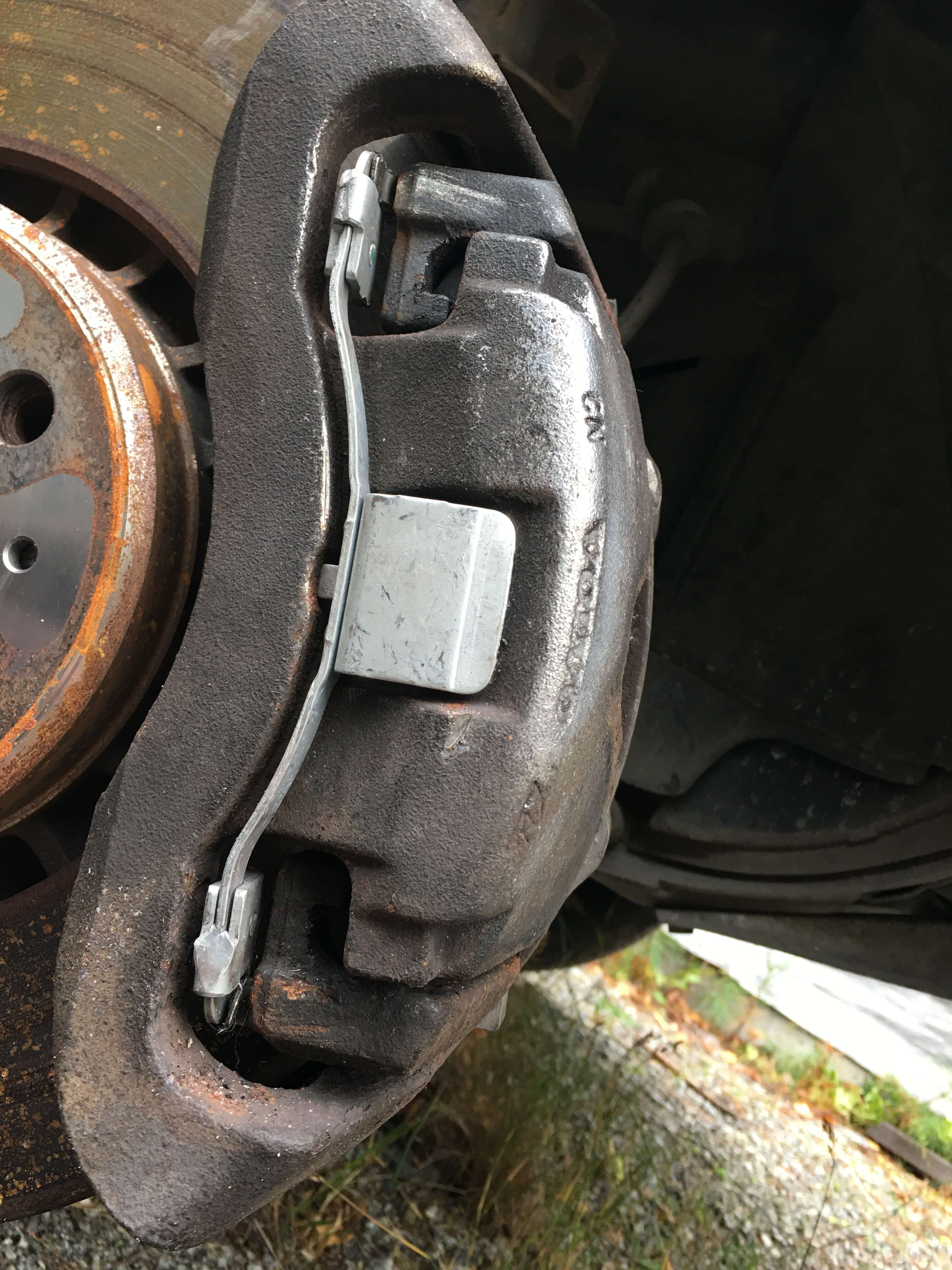 Bromsok med fjäder.JPG