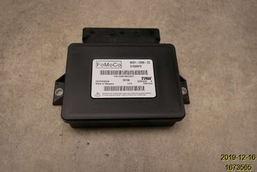 volvo_v70_2012_parkeringsbroms_epb_styrenhet.jpg