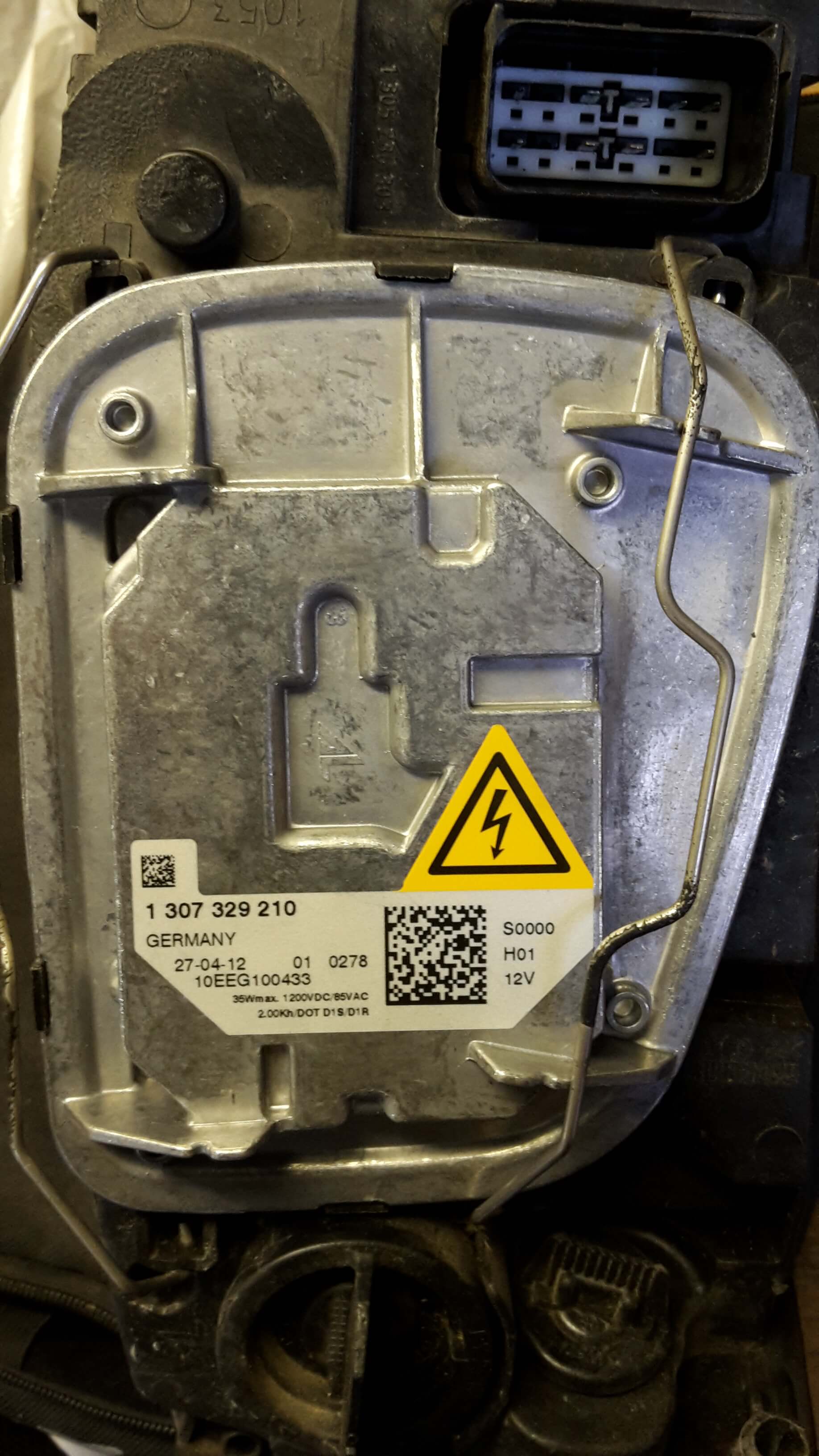 20161105_132911_Den köpta till höger strålkastare.jpg