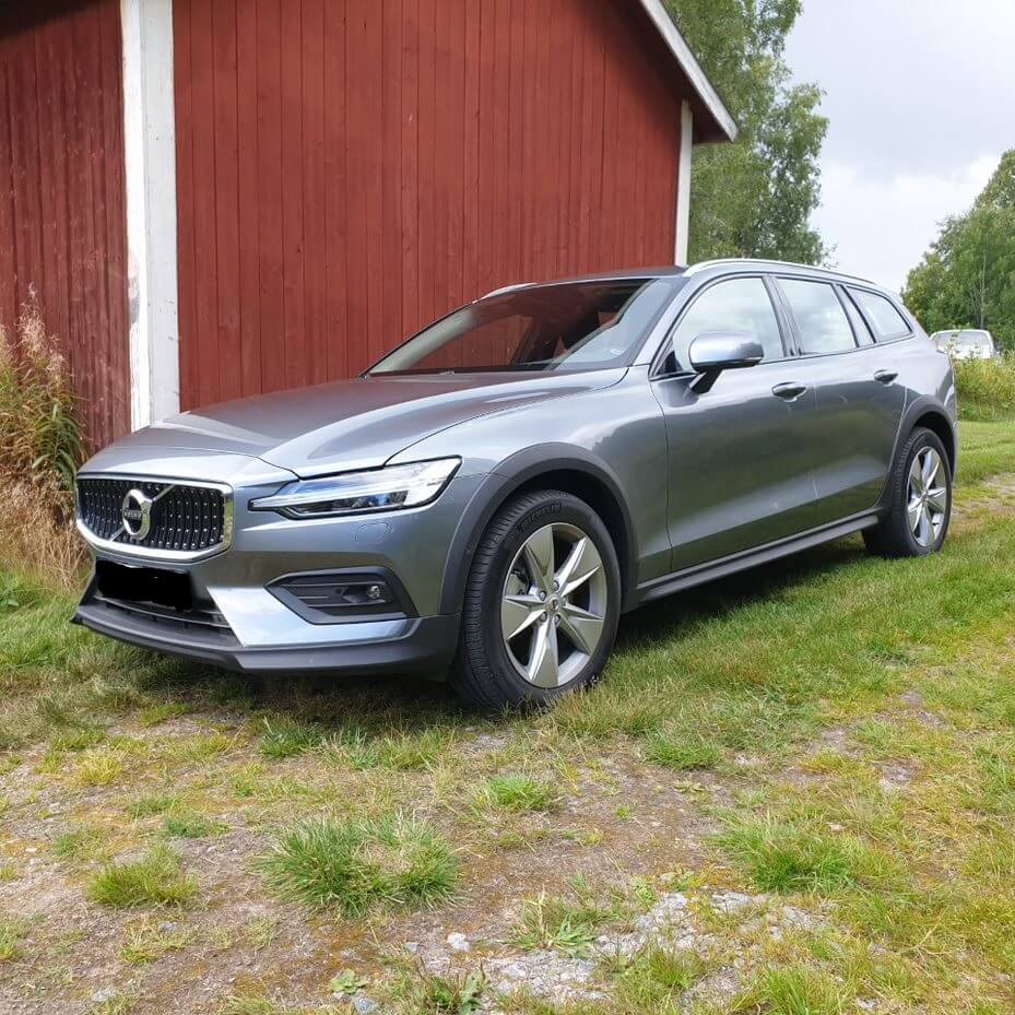 Volvo V60CC II.jpg