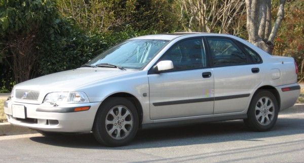00-04_Volvo_S40.jpg