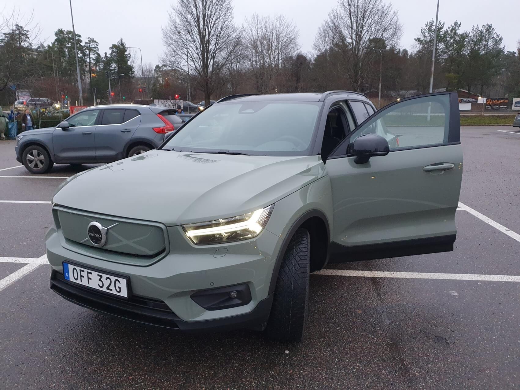 XC40 P8 (2).jpg