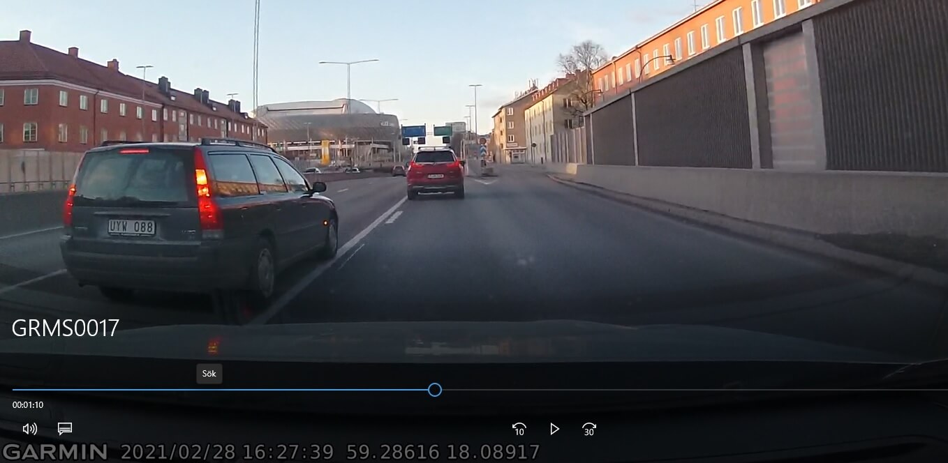 UYW088 Volvo V70N.jpg