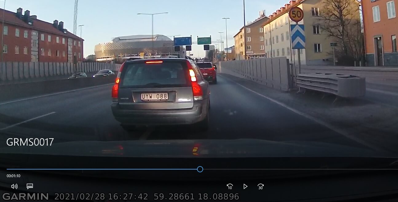 UYW088 Volvo V70N (2).jpg