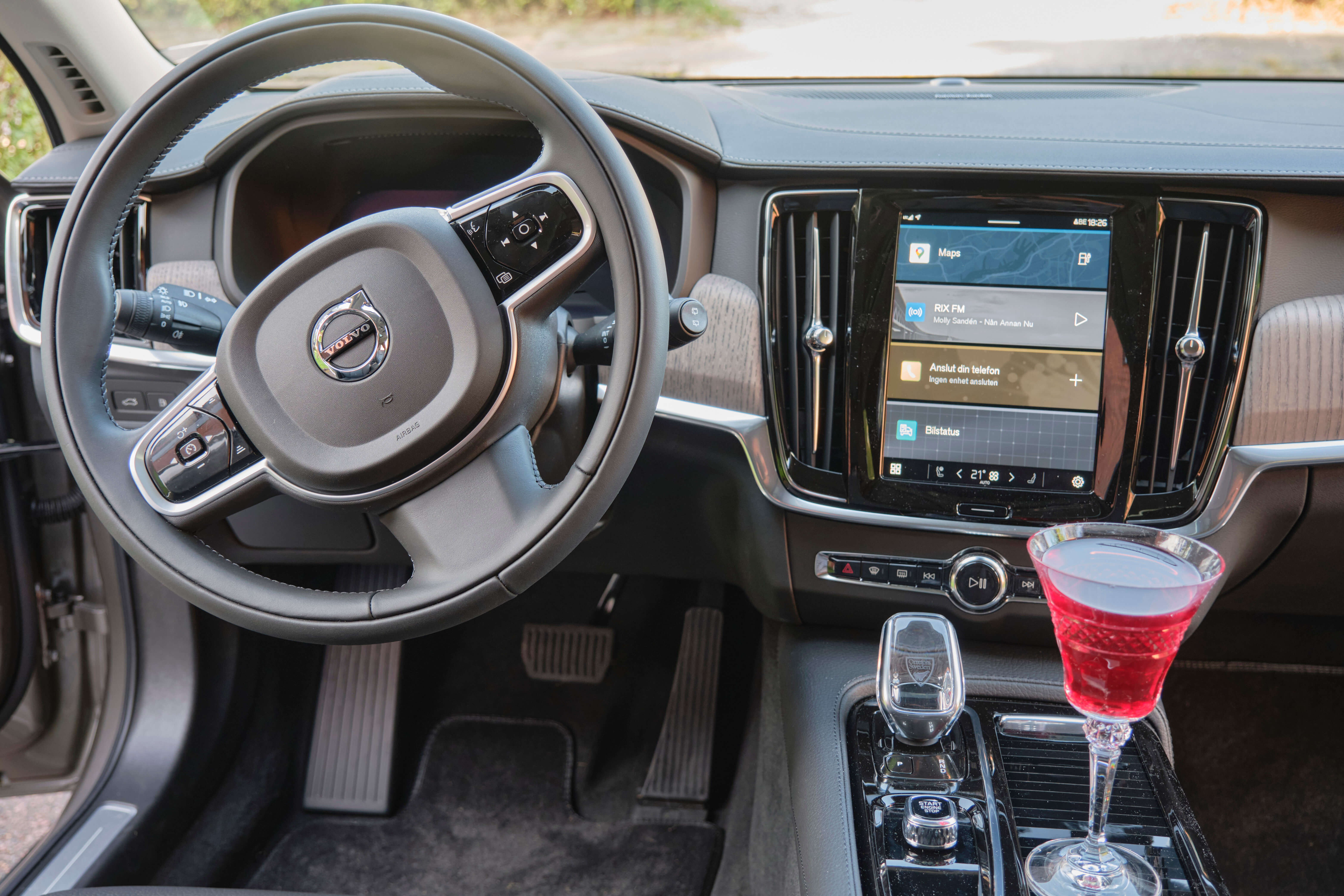 V90-T6-Recharge-Inscription_210822.jpg