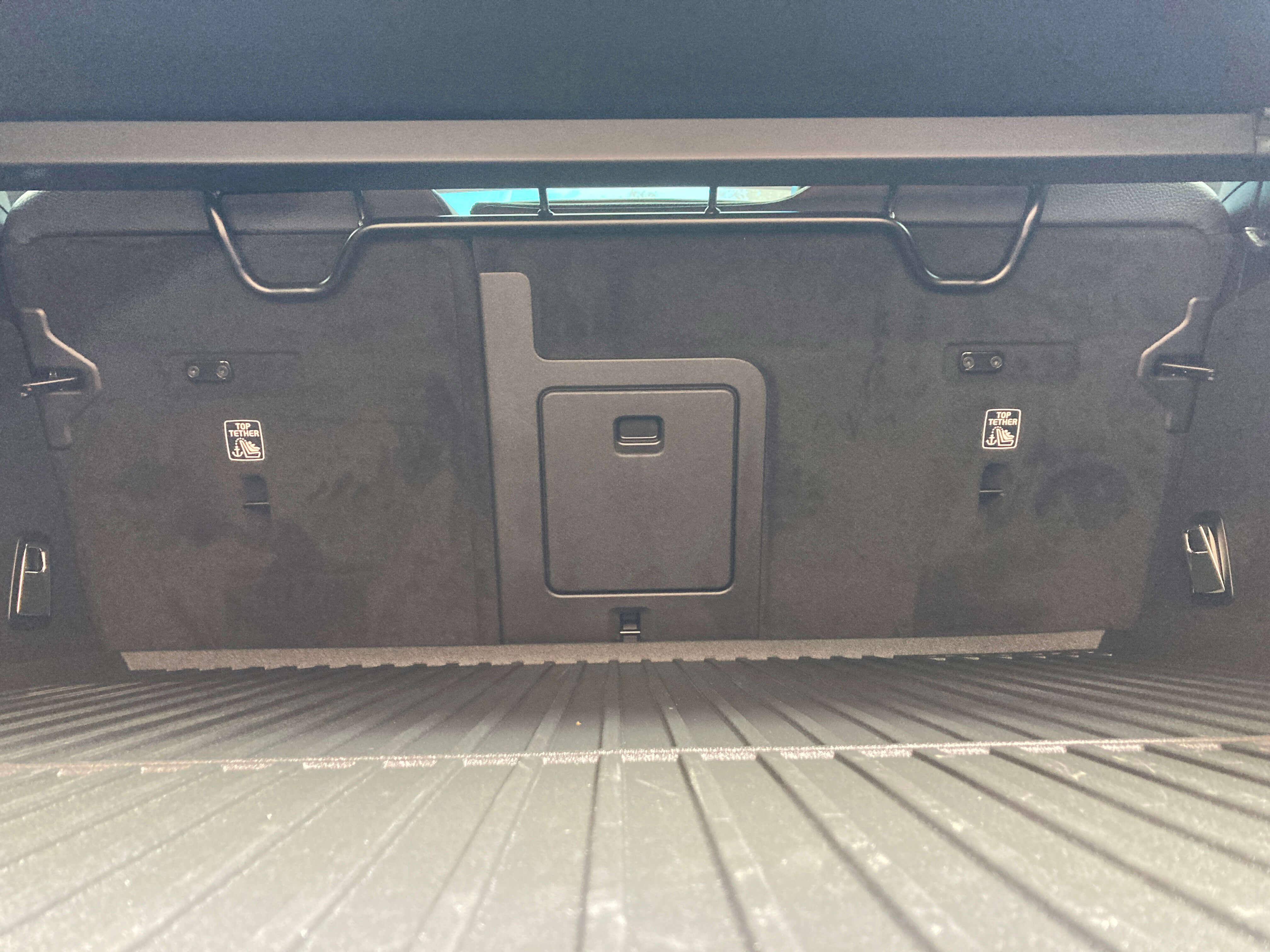 12_V90-T6-Recharge-Inscription_2022_hemma.JPG