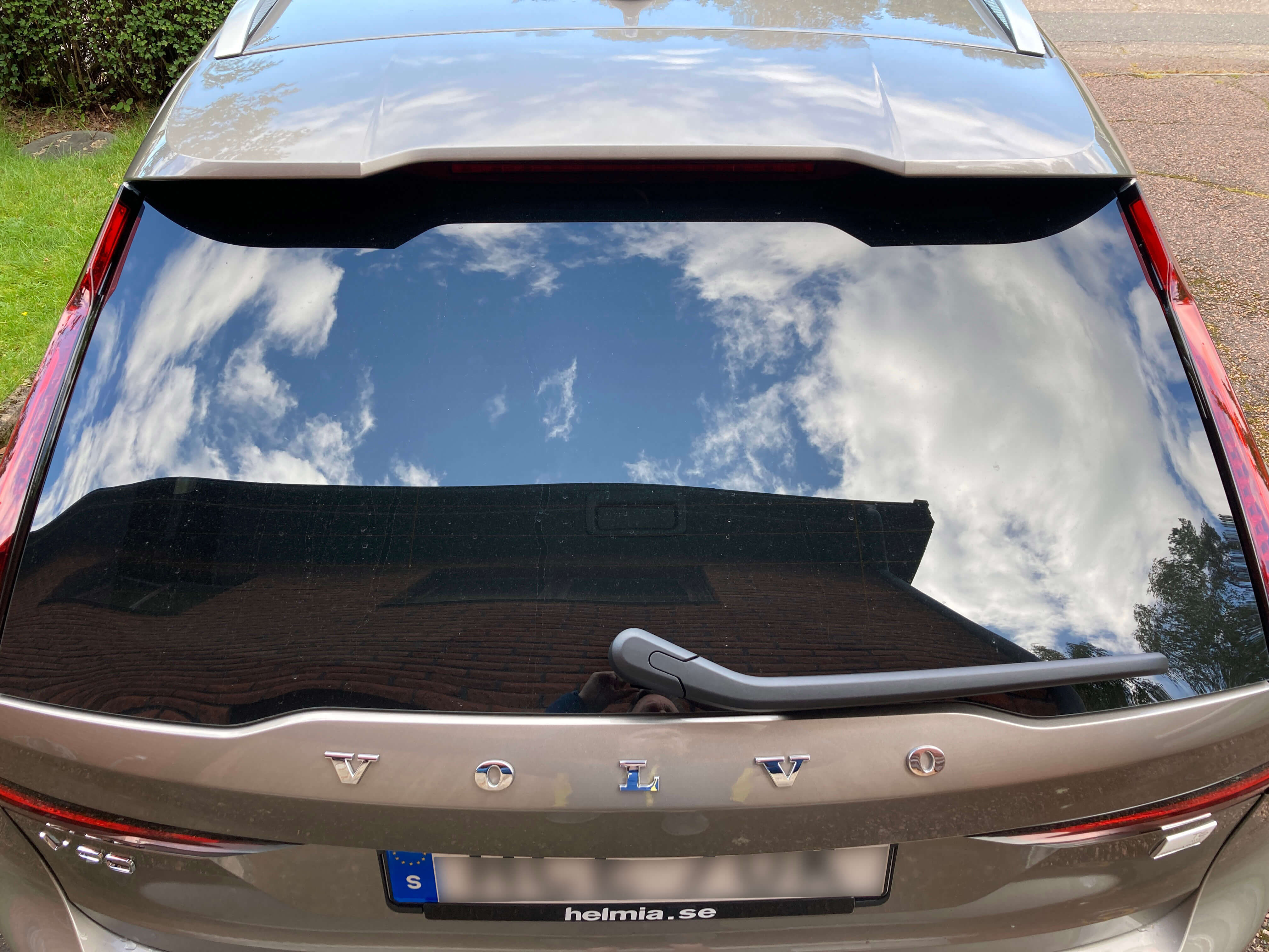 33_V90-T6-Recharge-Inscription_2022_hemma.JPG