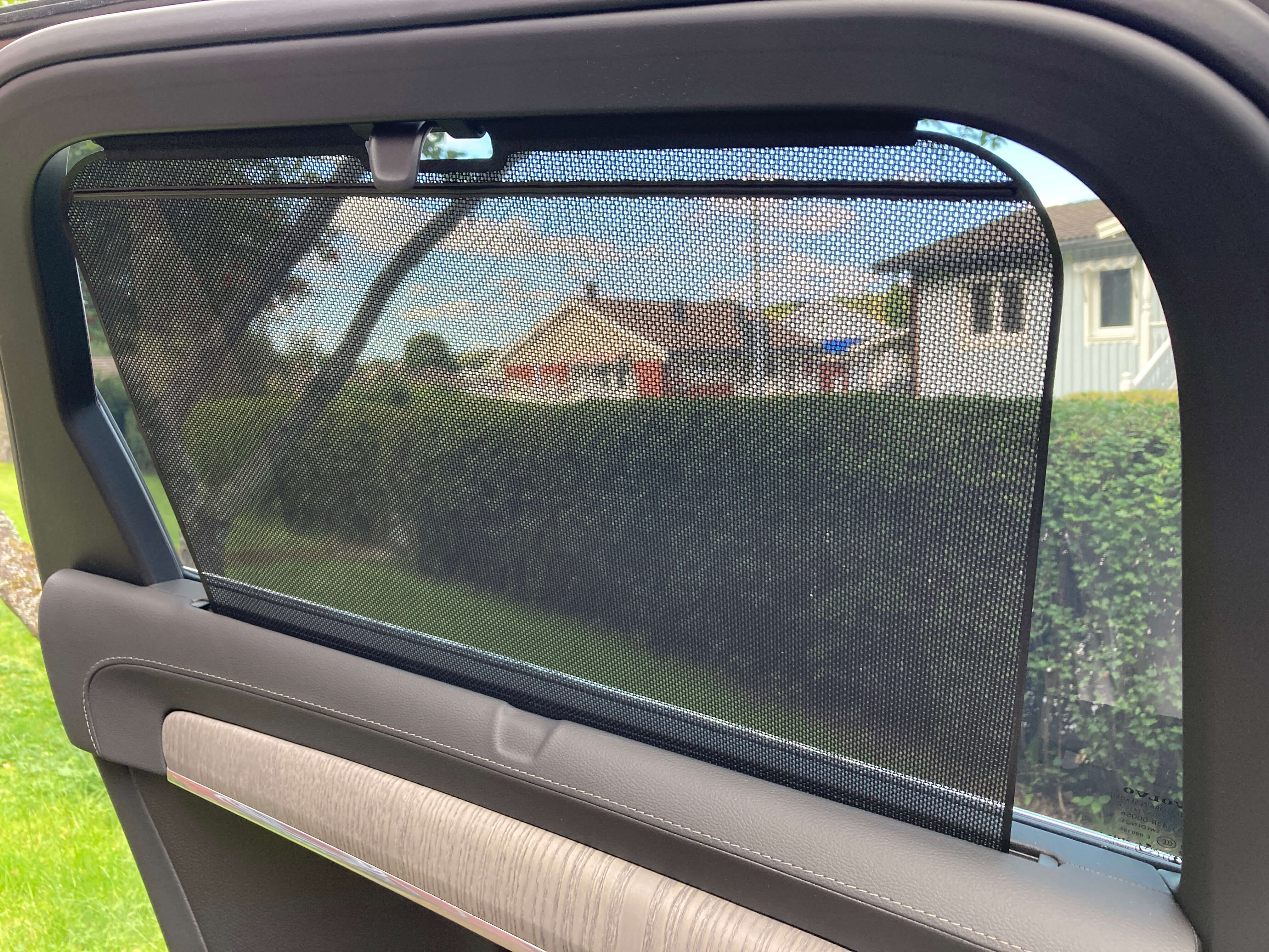 23_V90-T6-Recharge-Inscription_2022_hemma.JPG