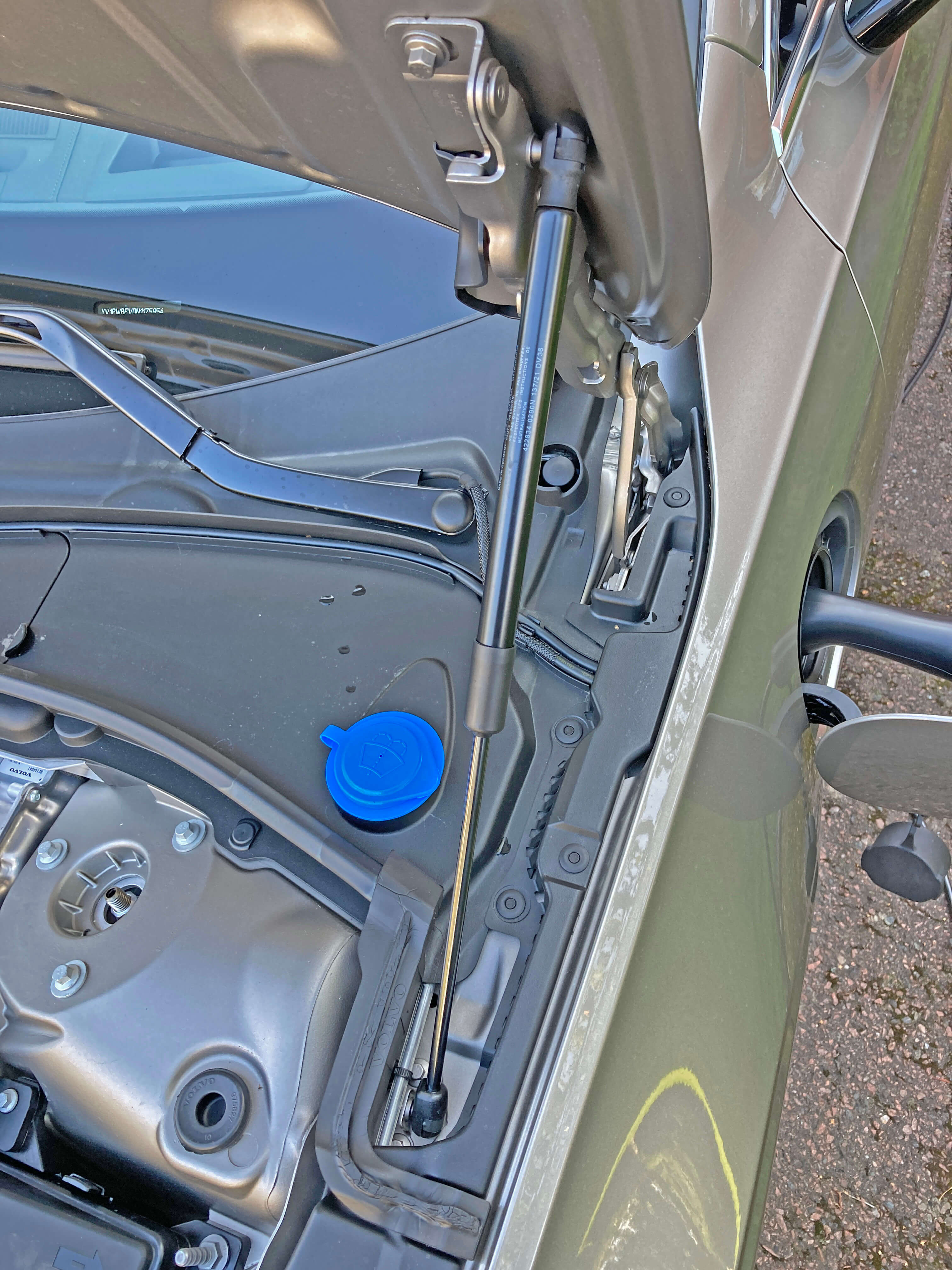 46_V90-T6-Recharge-Inscription_2022_hemma.JPG