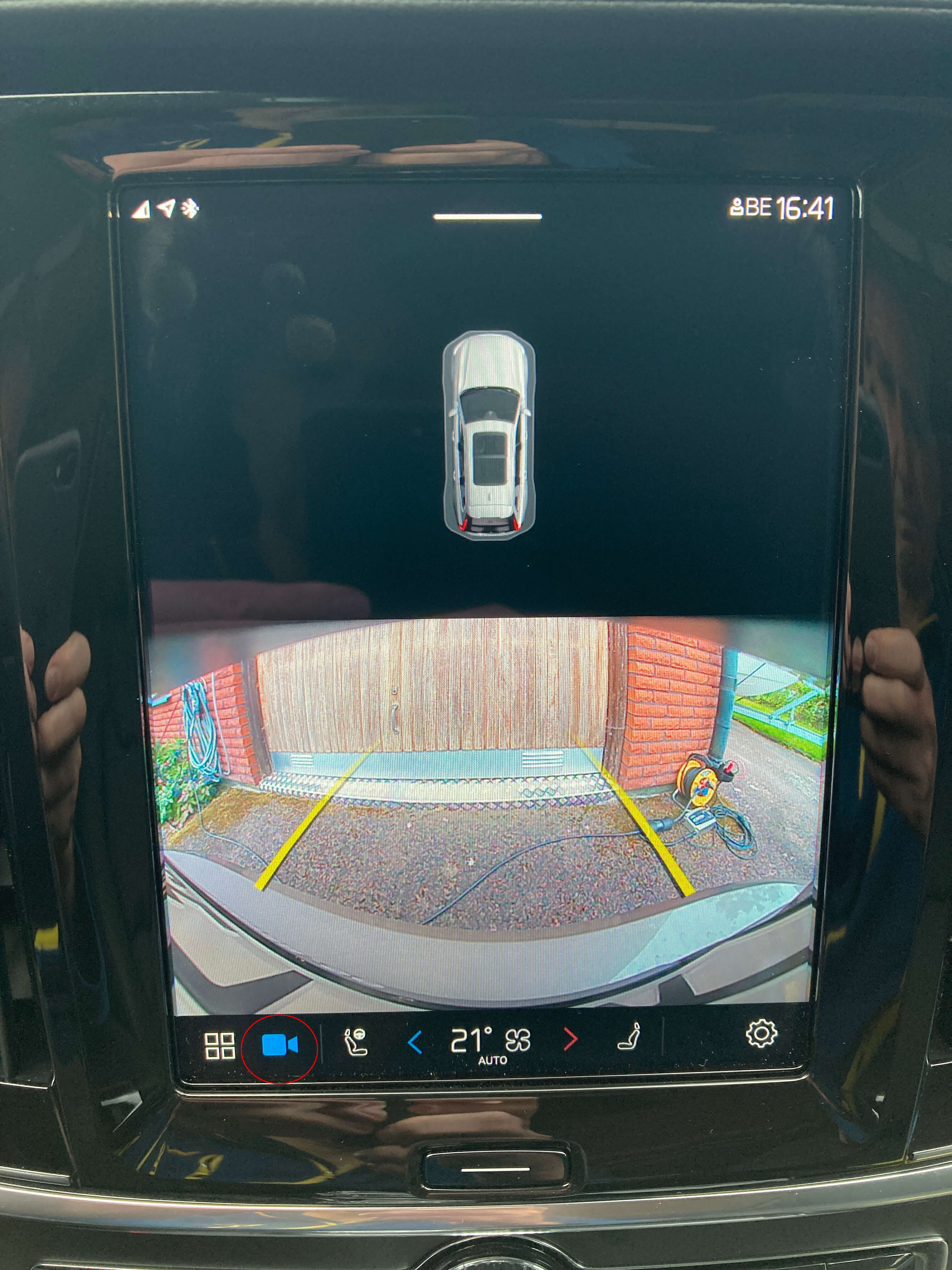 14_V90-T6_Recharge_Inscription_2022_Backkamera.JPG