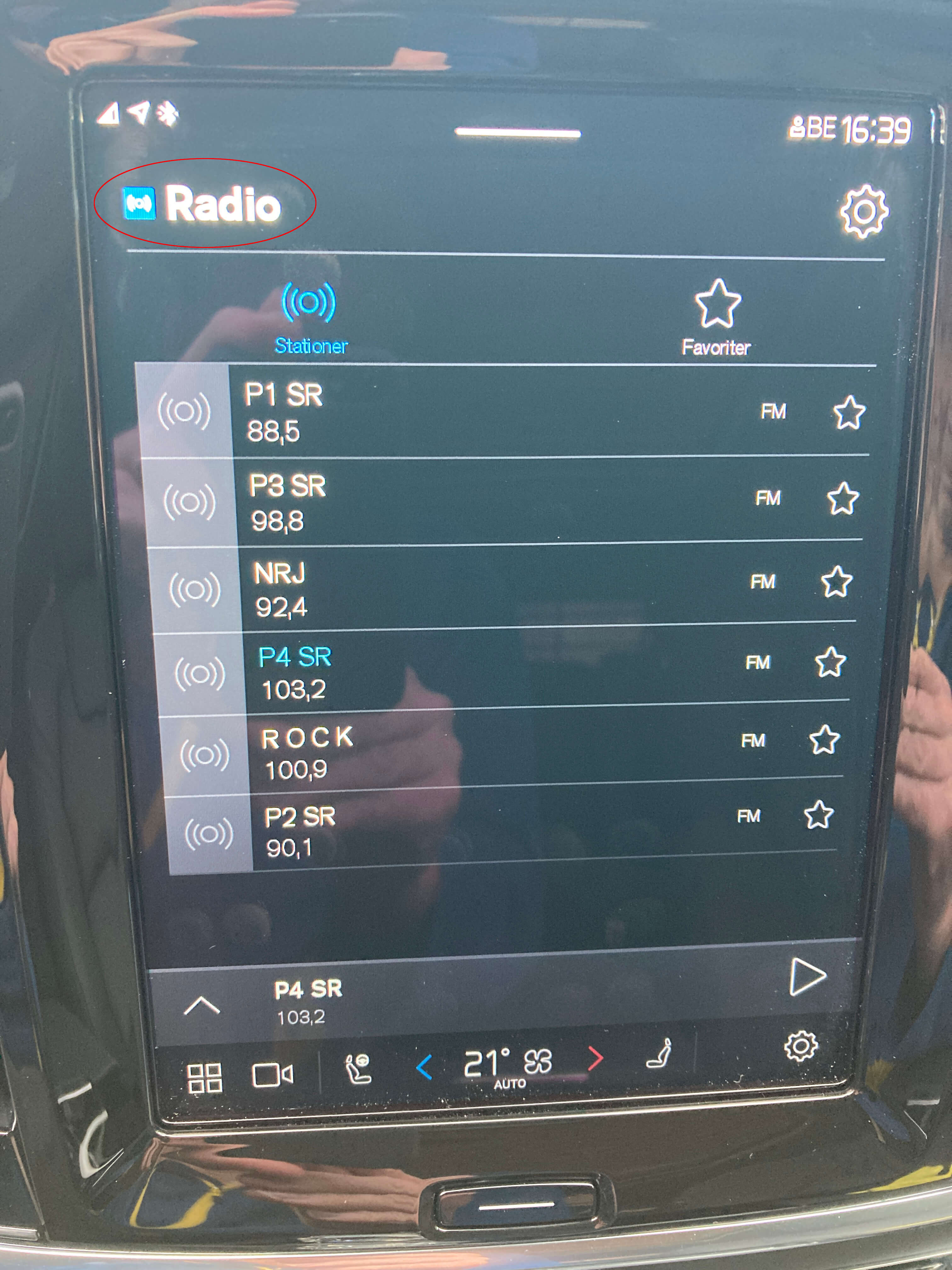 05_V90-T6_Recharge_Inscription_2022_Radio.JPG