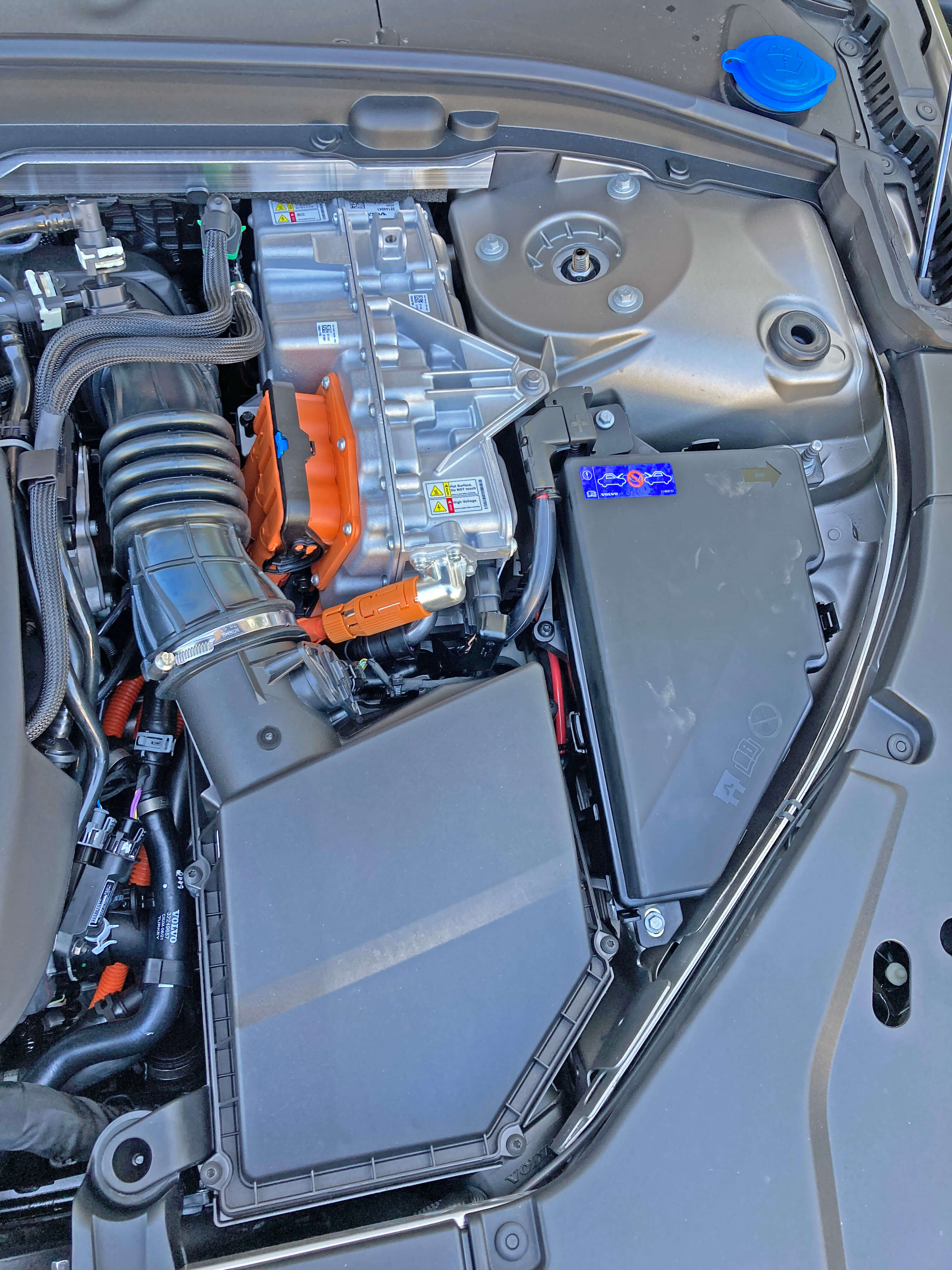 43_V90-T6-Recharge-Inscription_2022.JPG
