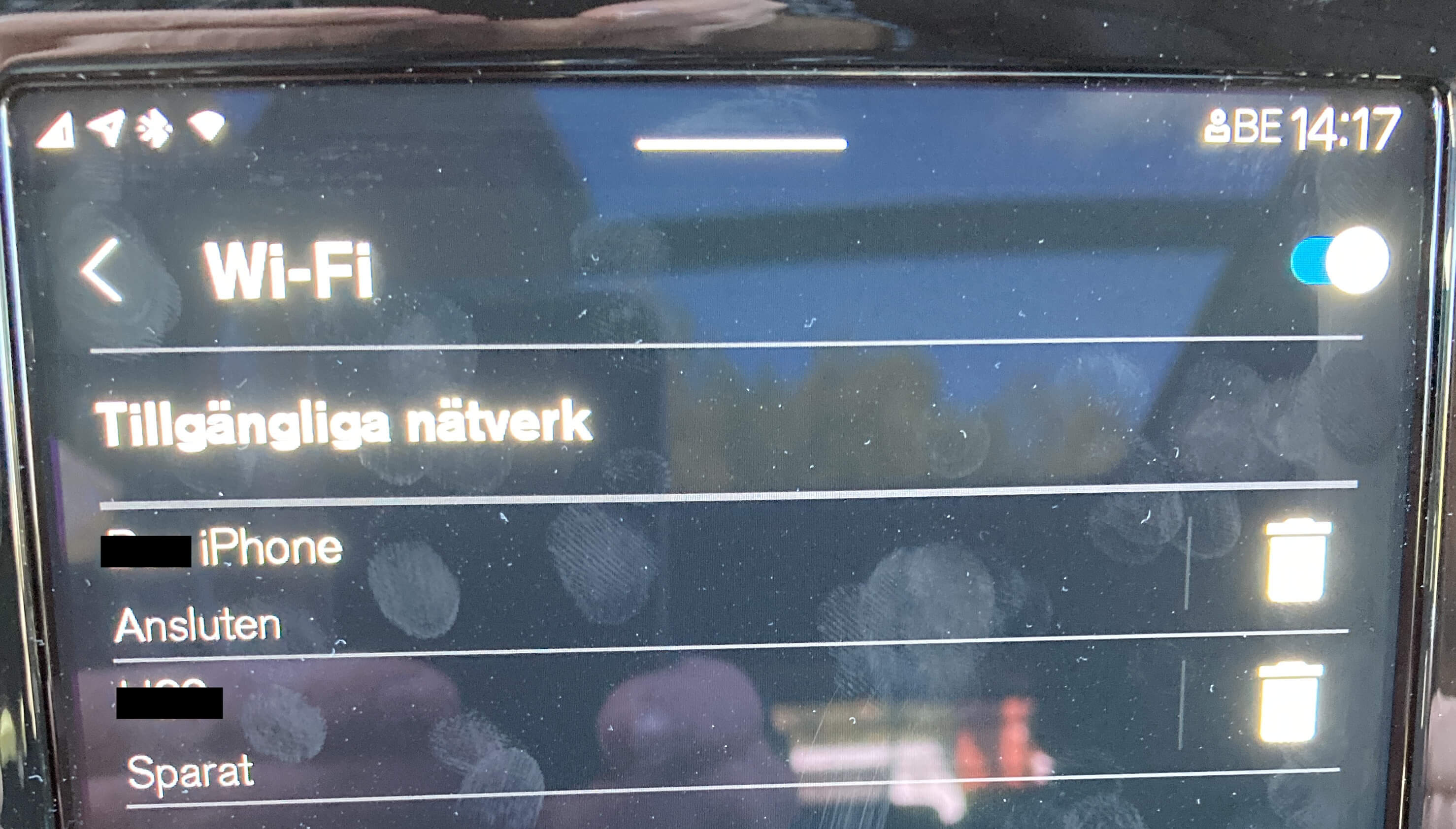 V90MY22_Wi-Fi.jpg