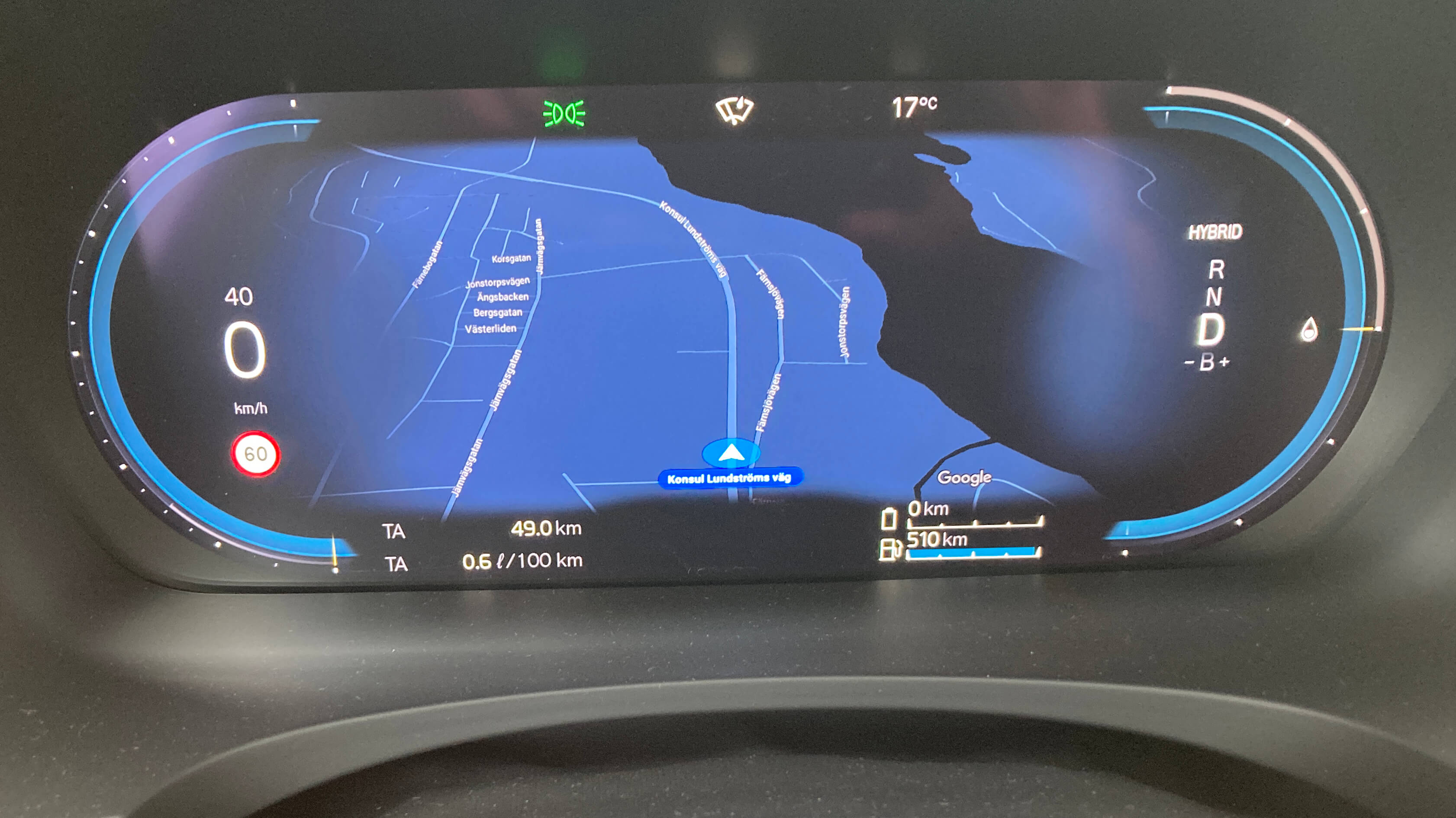 V90-T6-Racharge_2022_km-på-Pure-körläge.JPG