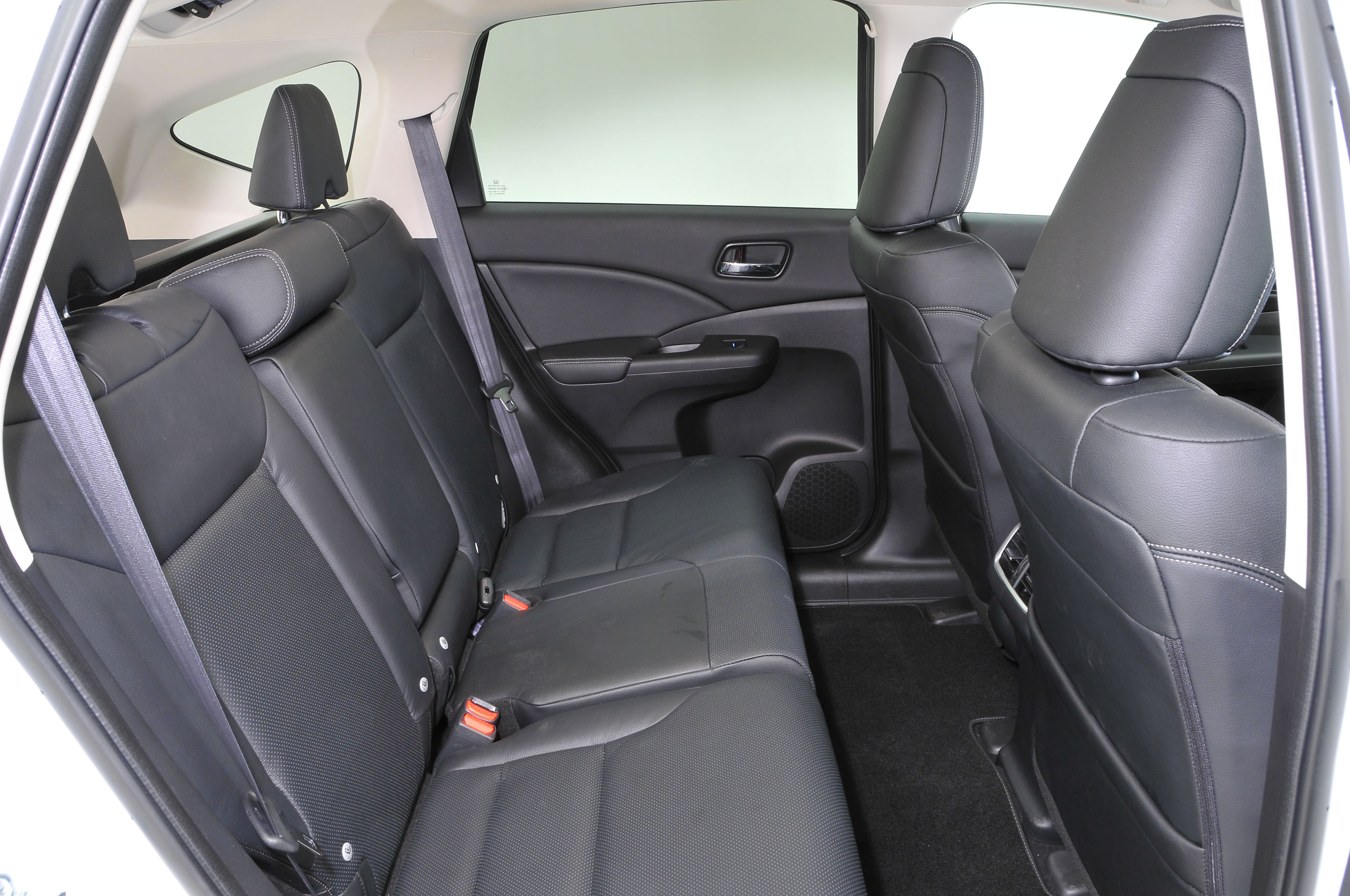 honda-cr-v-rear-seats.jpg