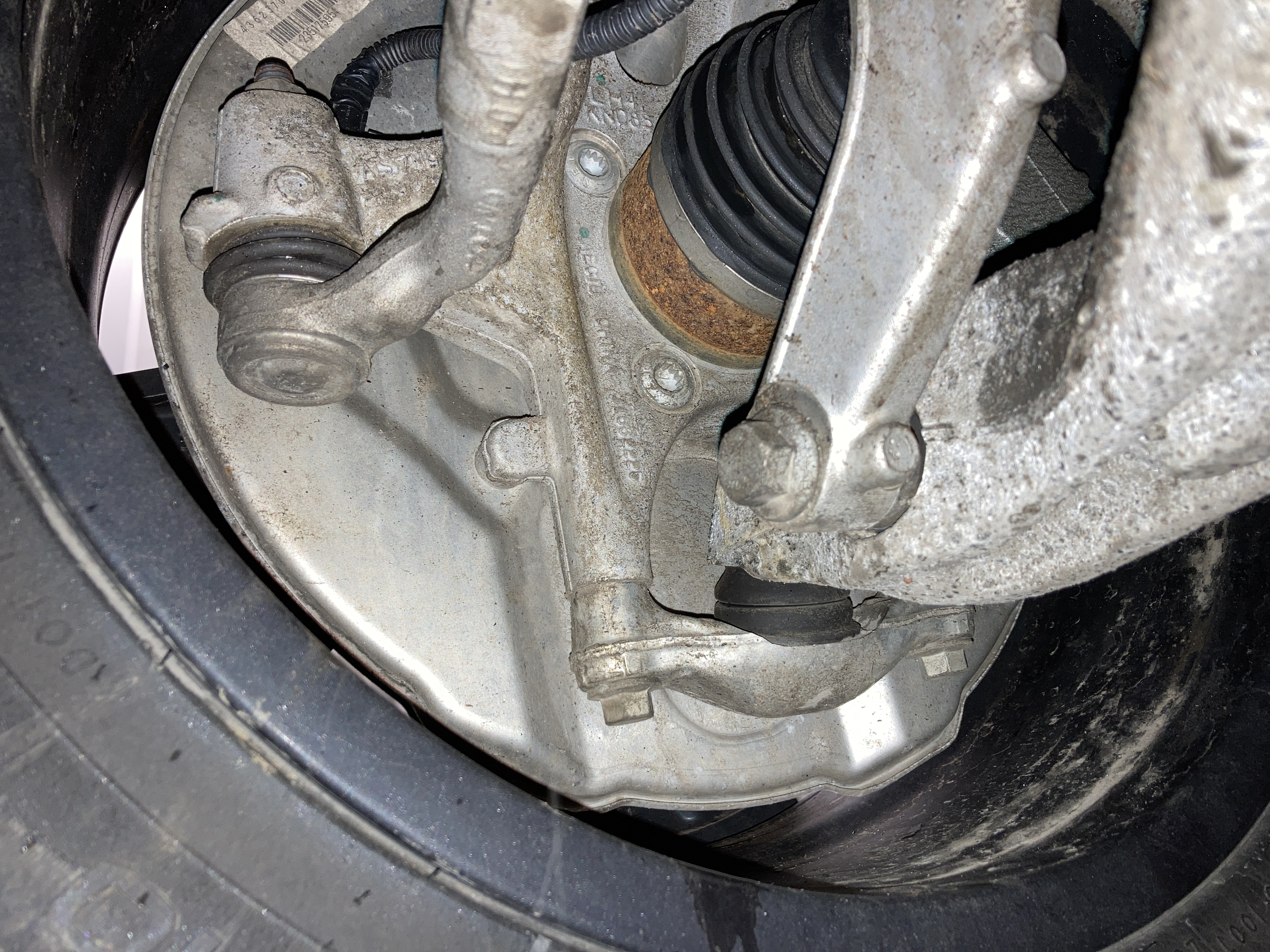 Rost_vid_gummmibälg_framhjul.JPG