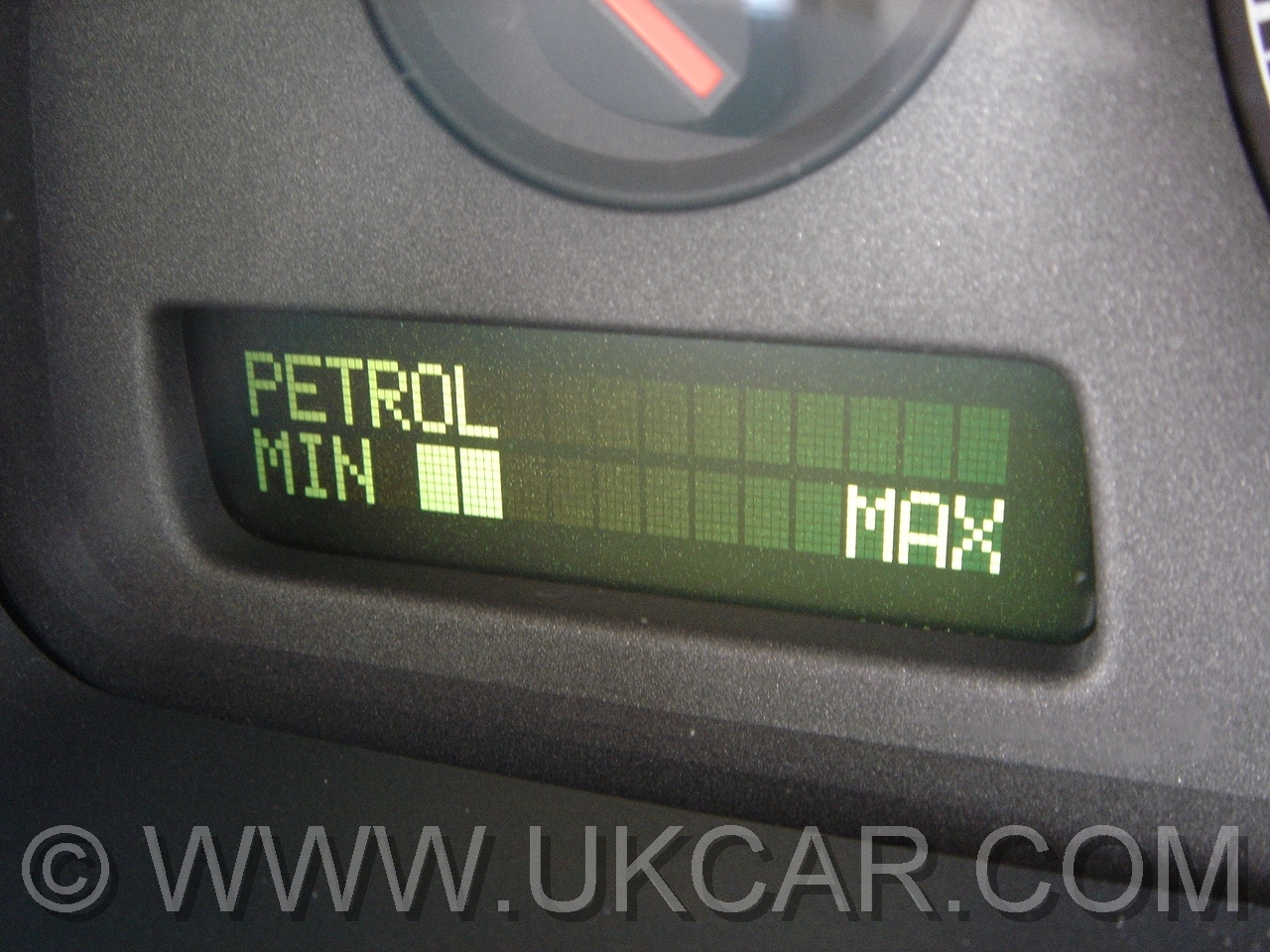 VOLVO.S60.FUEL.jpg