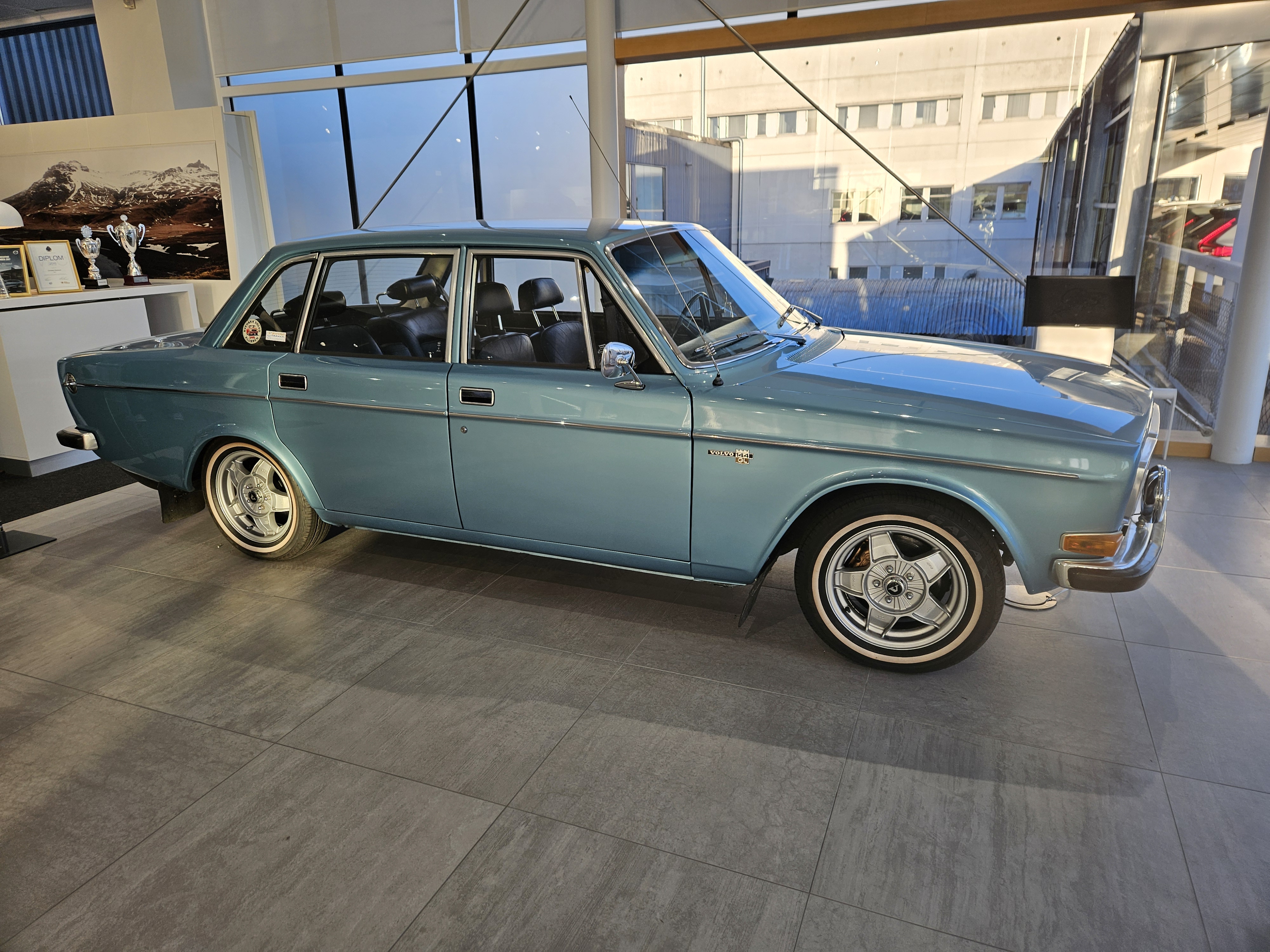 Volvo 164 Segeltorp.jpg