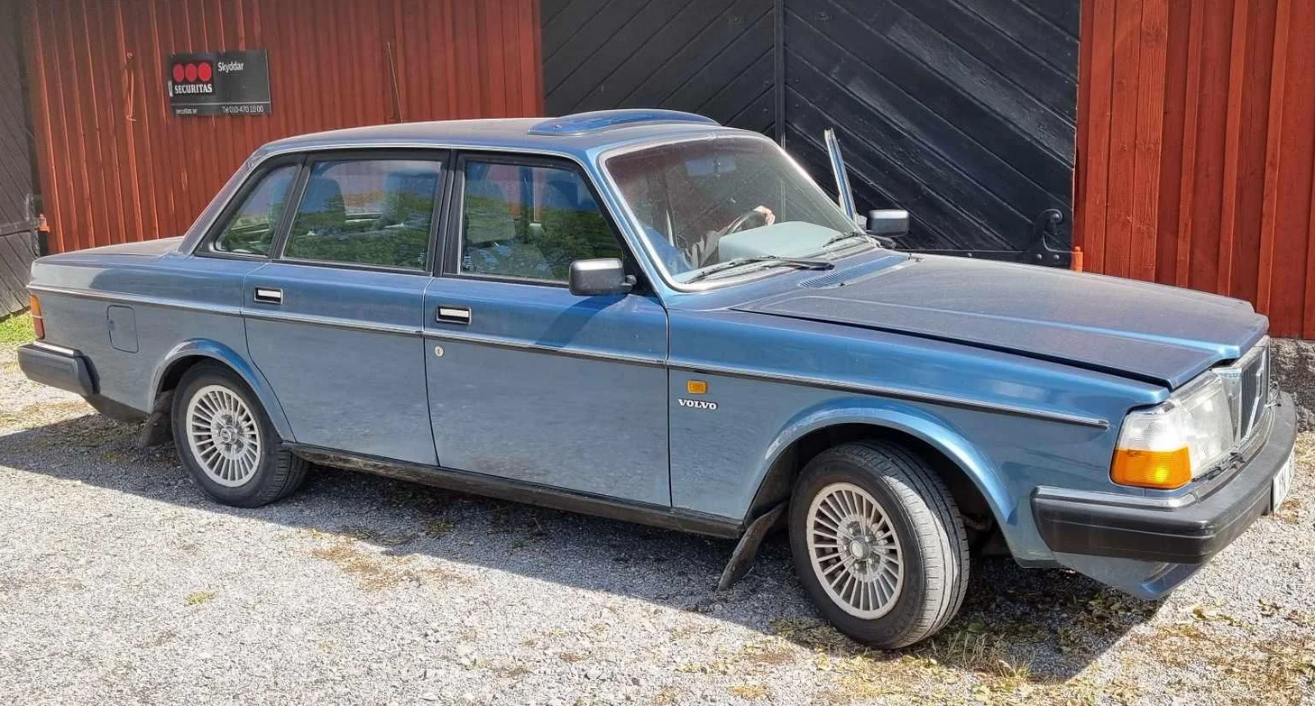 Screenshot 2025-02-17 at 09-40-40 Volvo 244 240 4-door 2.3 GL säljes i Strängnäs Blocket.png