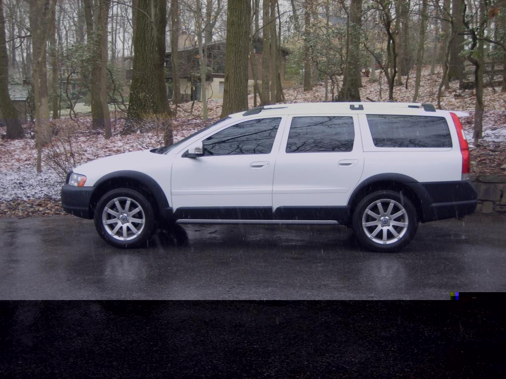 2007XC70WHITENEWNEWLEFT.jpg