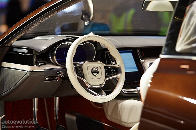 volvo-concept-estate-shows-up-at-geneva-live-photos-medium_9.jpg